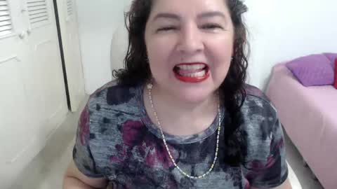 leonela   online show from 27, 4, 2026