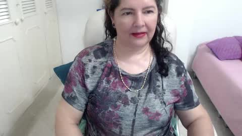 leonela   online show from 28, 4, 2026