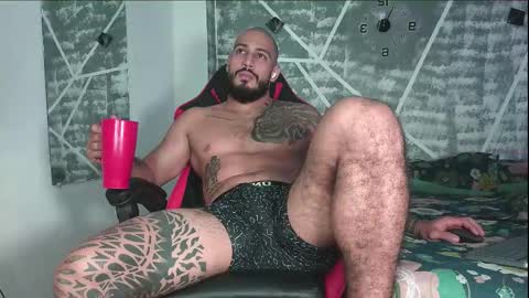 Snapshot of leonidas_k18 chatting on 1, 12, 2025 ANDRES online show from 1, 12, 2025