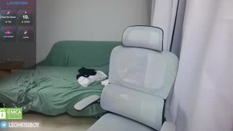 leonkissboy online show from 23, 4, 2026