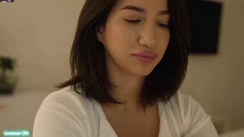 Leora online show from 22, 2, 2025