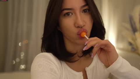 Leora online show from 3, 3, 2025