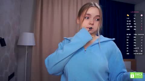 Hello everyone Im Lora Its my first day Were going to have fun together online show from 21, 11, 2025