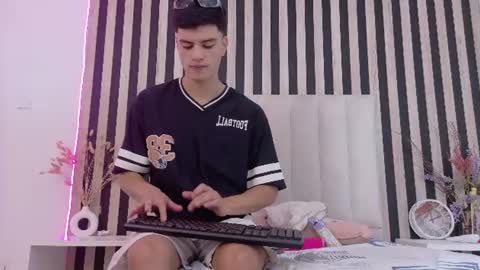 Snapshot of leotease chatting on 14, 7, 2026 leotease online show from 14, 7, 2026