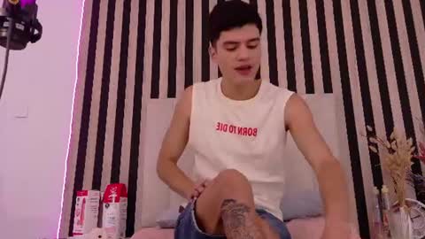 Snapshot of leotease chatting on 24, 7, 2026 leotease online show from 24, 7, 2026