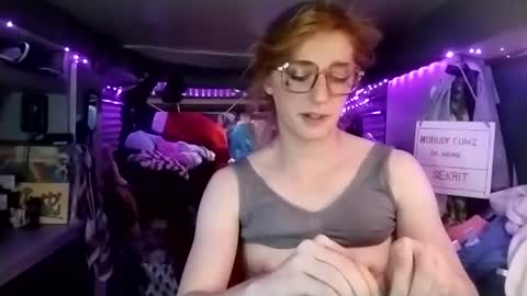 LesleyGumGrass- The Boring Trans girl online show from 1, 3, 2025