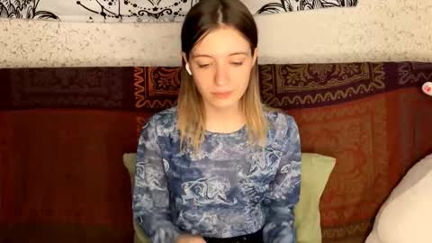 Snapshot of lesleytargett chatting on 9, 11, 2025 Sia online show from 9, 11, 2025