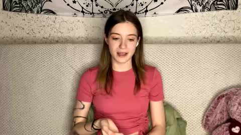 Snapshot of lesleytargett chatting on 3, 12, 2025 Sia online show from 3, 12, 2025