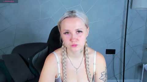 Snapshot of leslie_bell chatting on 29, 10, 2025 Joyce online show from 29, 10, 2025