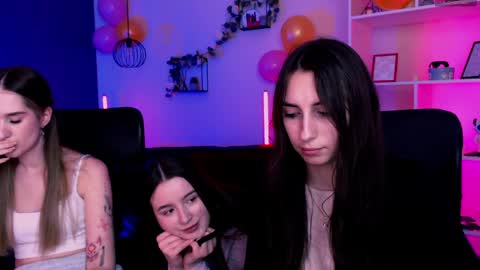 leslie_bird online show from 1, 4, 2026