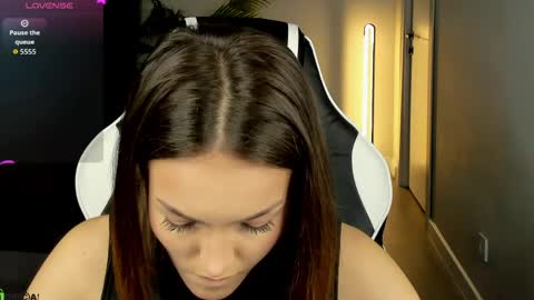 Leslie online show from 8, 6, 2026