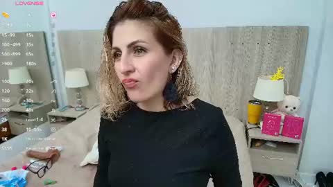 Lesly Santodomingo online show from 28, 7, 2026