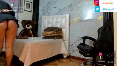 I am here from Monday to Friday from 730 am to 130 pm Colombia time and saturday from 500 am to 1000 am .... Soon Blue page online show from 28, 2, 2026