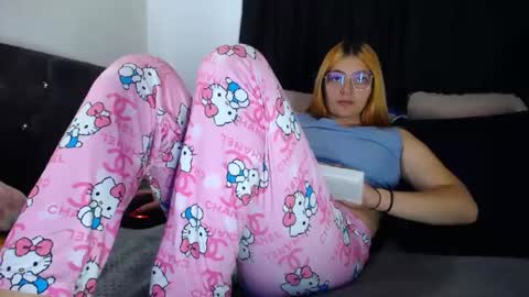 lessliee online show from 10, 3, 2025