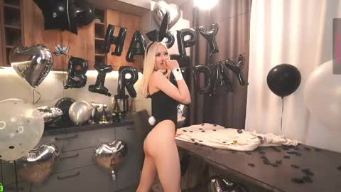 Snapshot of lessyluiz chatting on 15, 5, 2026 Hi my name is Lessy I am 18 years old. Im new here but I really like making new acquaintances online show from 15, 5, 2026