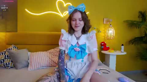 Snapshot of lessysweety chatting on 11, 9, 2025 Lessy online show from 11, 9, 2025