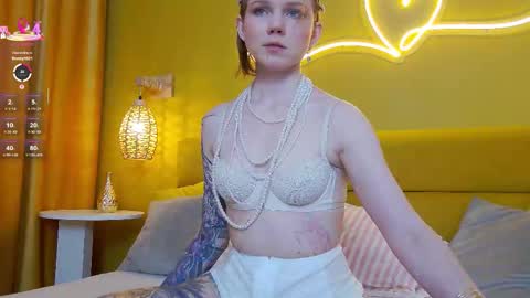 Snapshot of lessysweety chatting on 5, 11, 2025 Lessy online show from 5, 11, 2025