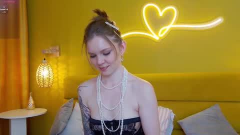 Snapshot of lessysweety chatting on 18, 11, 2025 Lessy online show from 18, 11, 2025