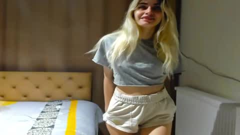 lesyaliss online show from 23, 4, 2026