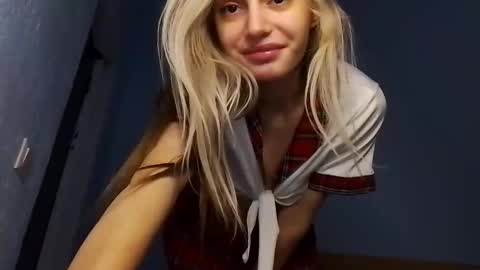 Snapshot of lesyawhite chatting on 1, 11, 2025 lesyawhite online show from 1, 11, 2025