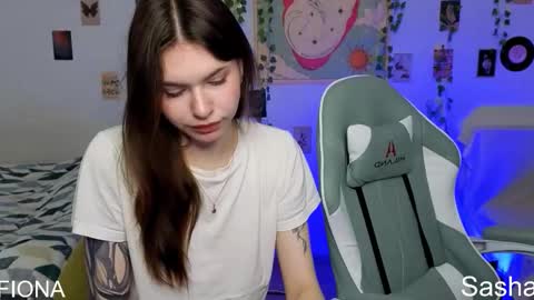 Snapshot of let_me_seee chatting on 6, 2, 2026 Fiona online show from 6, 2, 2026