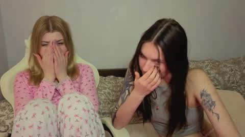 Snapshot of let_me_seee chatting on 6, 2, 2026 Fiona online show from 6, 2, 2026