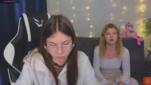 Snapshot of let_me_seee chatting on 9, 2, 2026 Fiona online show from 9, 2, 2026