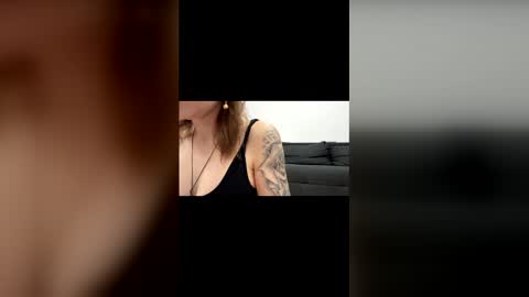 Snapshot of lettali chatting on 27, 11, 2025 follow me here you find me online show from 27, 11, 2025