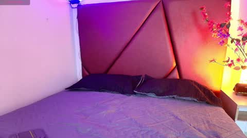 Lexi Howard  online show from 22, 4, 2026