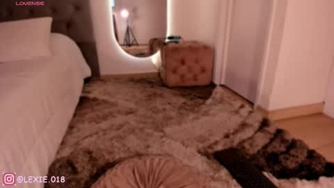 LEXIE online show from 7, 3, 2026