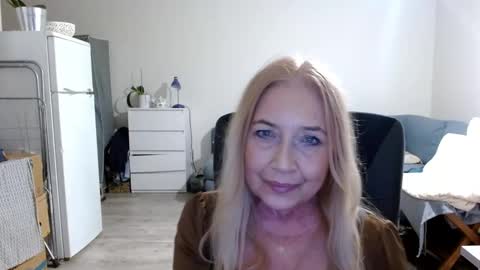 Lexie online show from 27, 2, 2025
