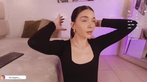 Lexie  online show from 5, 3, 2025