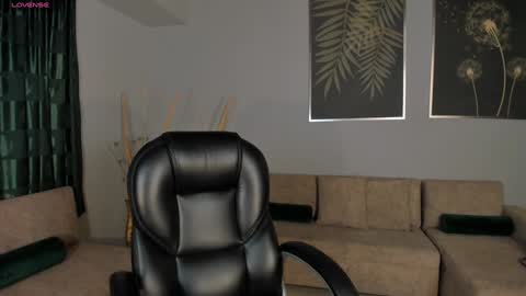 Lexie  online show from 4, 1, 2025