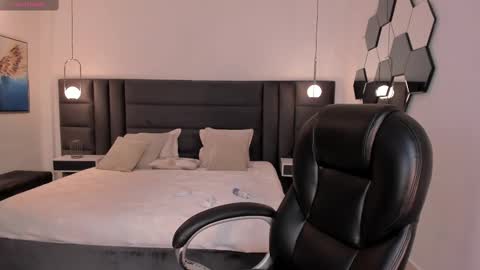 Lexie  online show from 19, 2, 2025