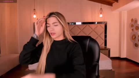 Lexie  online show from 26, 4, 2026