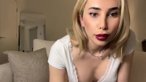 Snapshot of lexii_23 chatting on 17, 10, 2025 Sexy Lexi online show from 17, 10, 2025