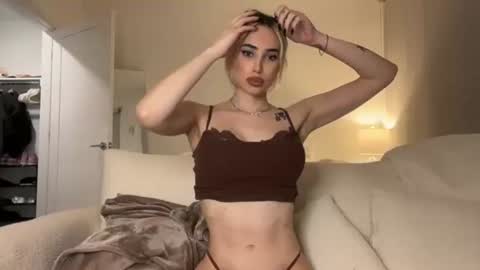 Snapshot of lexii_23 chatting on 23, 10, 2025 Sexy Lexi online show from 23, 10, 2025