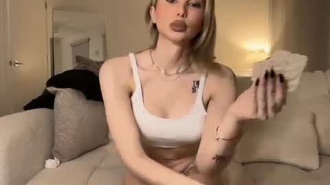 Snapshot of lexii_23 chatting on 18, 11, 2025 Sexy Lexi online show from 18, 11, 2025