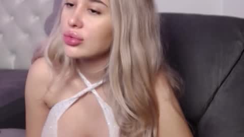 Snapshot of lexxyselena chatting on 23, 9, 2025 Lexxyselena online show from 23, 9, 2025