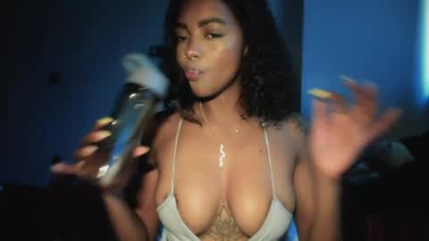 LEXY - Independent account online show from 27, 4, 2026