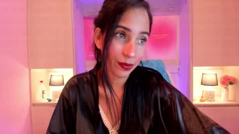 L I A  online show from 29, 10, 2025
