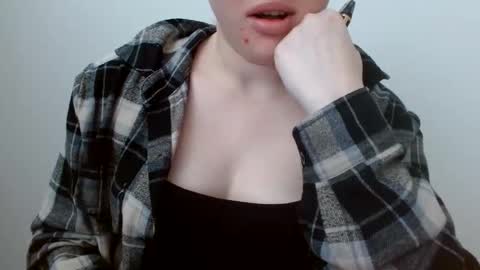 Snapshot of leyla_le chatting on 27, 5, 2026 Leyla online show from 27, 5, 2026