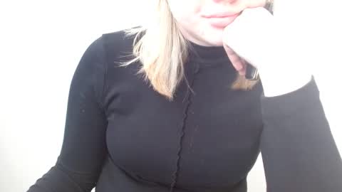 Snapshot of leyla_le chatting on 30, 5, 2026 Leyla online show from 30, 5, 2026