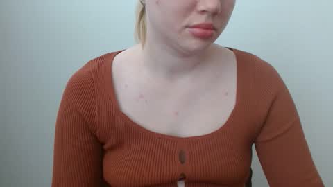Snapshot of leyla_le chatting on 4, 6, 2026 Leyla online show from 4, 6, 2026