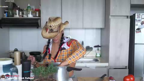 Snapshot of leyla_steel chatting on 22, 6, 2026 INSTA leylasteel model online show from 22, 6, 2026