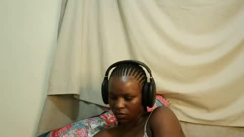 leylacuty13 online show from 19, 3, 2026