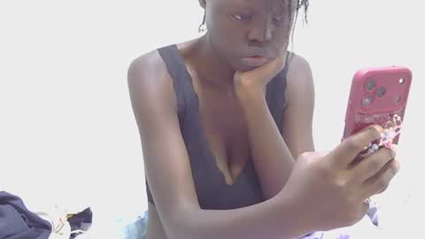 laylani69 online show from 13, 7, 2026