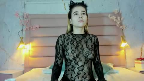 LEZY online show from 28, 9, 2025