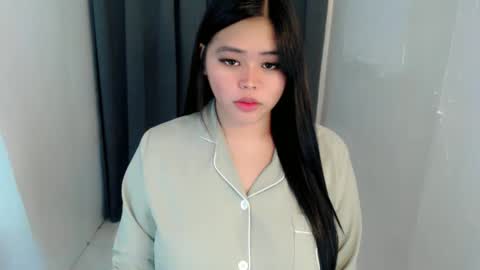 Snapshot of lhara_cumming chatting on 5, 6, 2026 LHARA online show from 5, 6, 2026