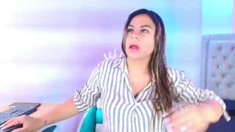 Lia  online show from 23, 7, 2026